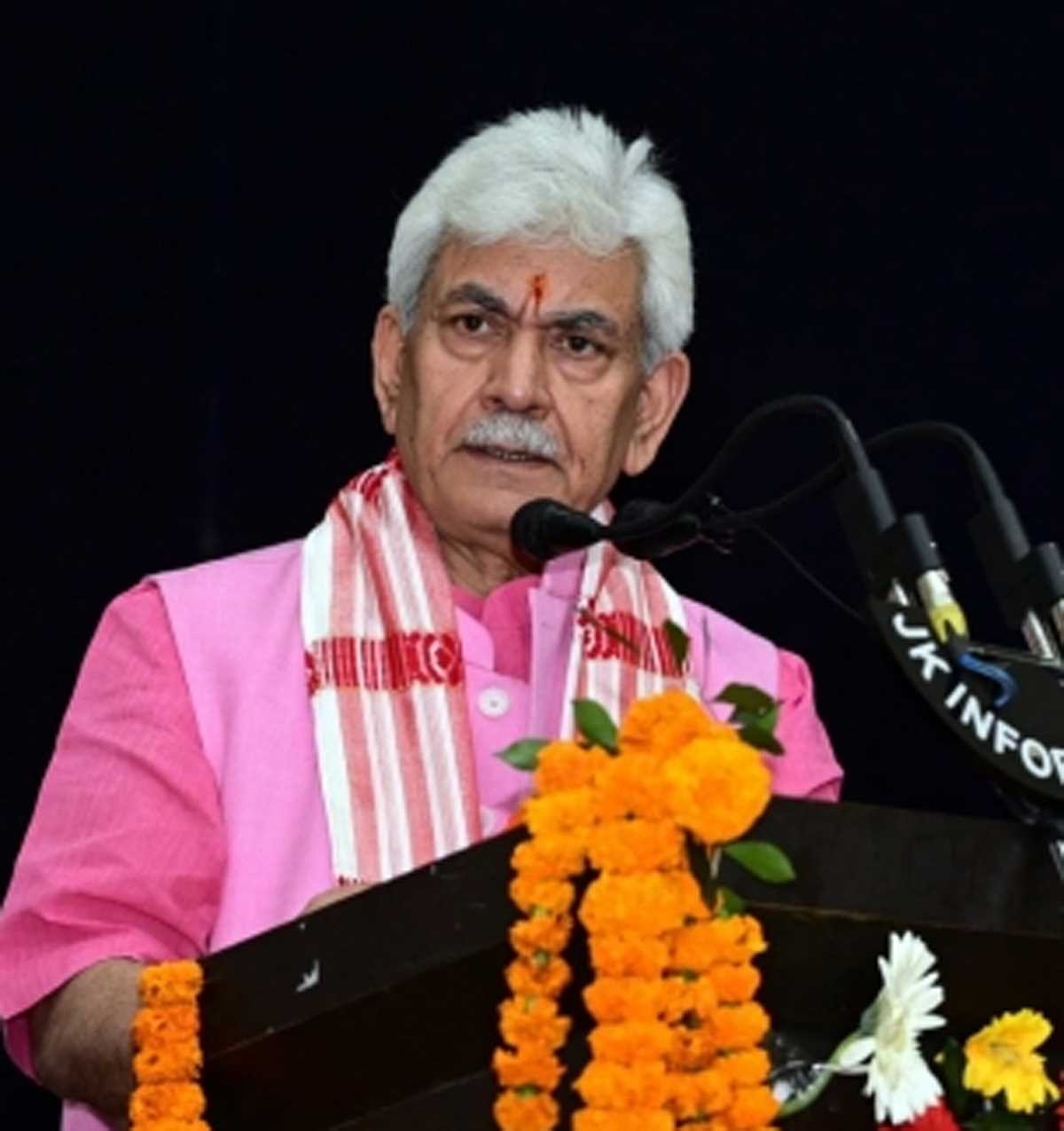 जम्मू-कश्मीर एलजी ने बिजली परिदृश्य की समीक्षा के लिए उच्च स्तरीय बैठक की अध्यक्षता की